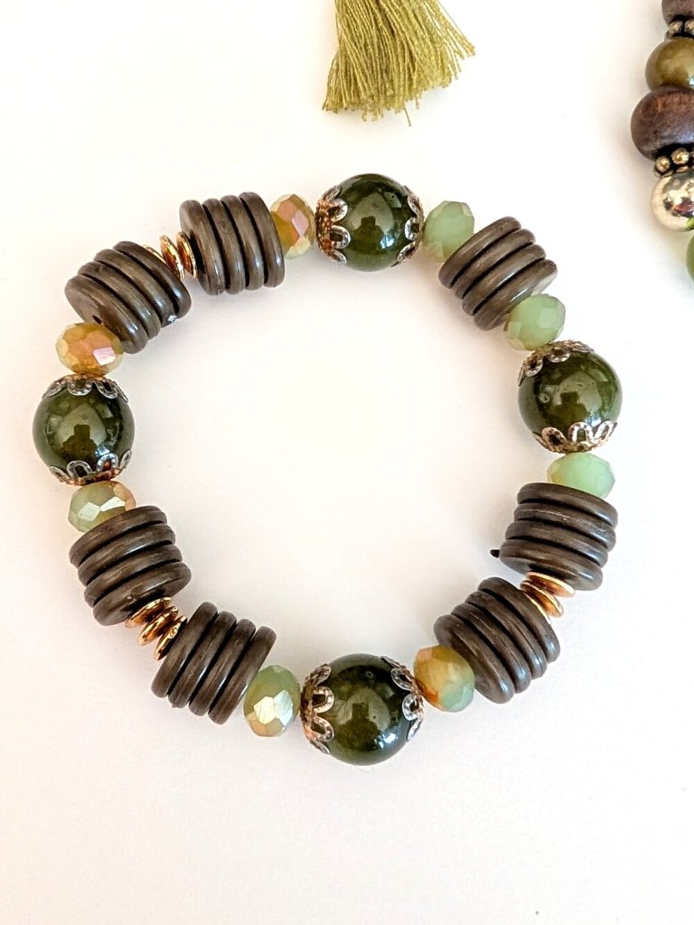 Bundle of 4 stacking/layering green tones stretch bracelets - Picture 6 of 10